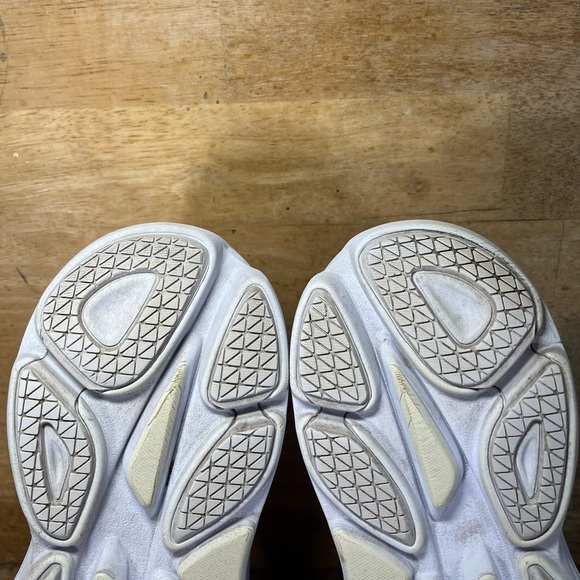 Hoka One One Bondi 8 REFLECTIVE Womens Size 8 Running Shoes Sneakers White - Picture 10 of 13
